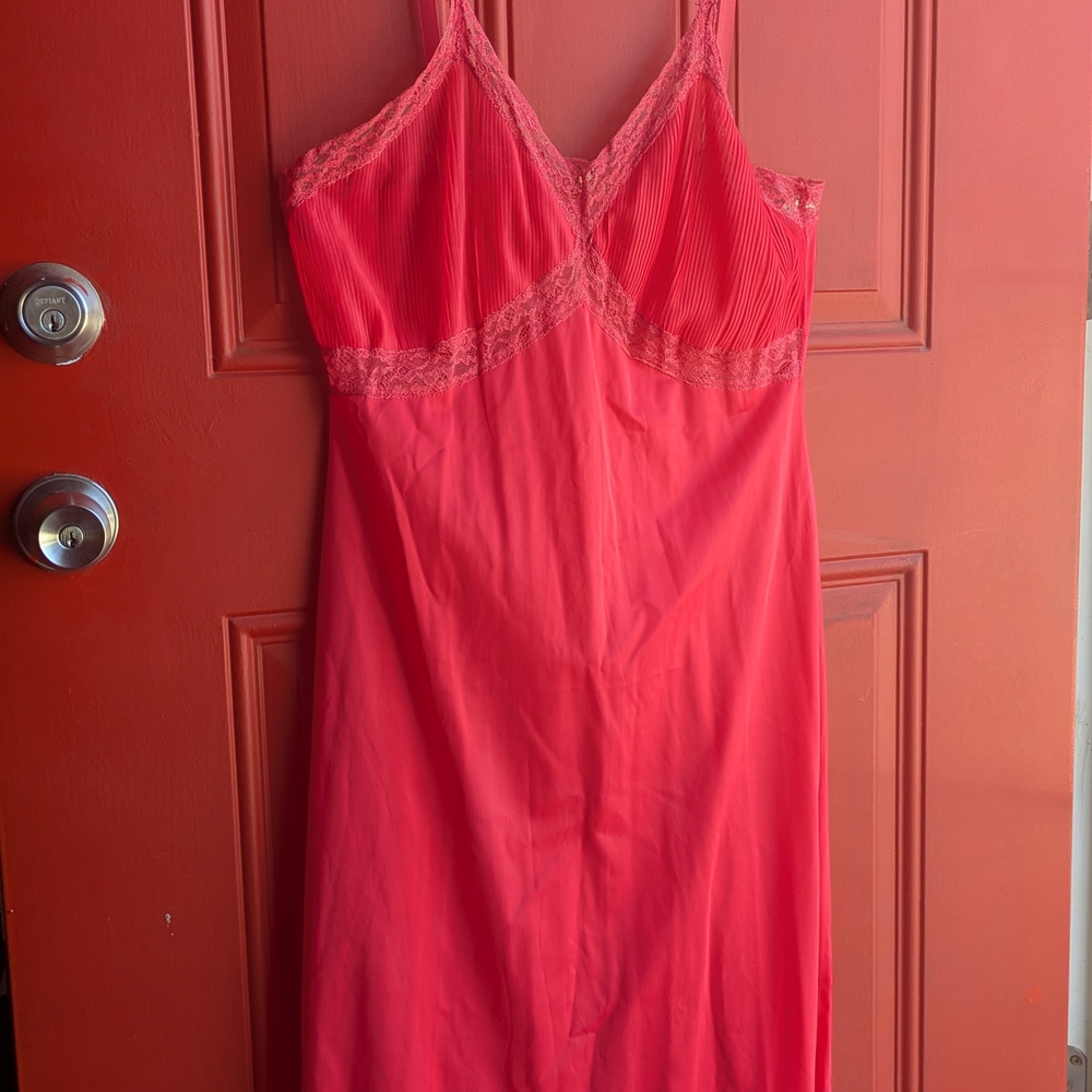 Elegant Pink Lace Trim Nightgown